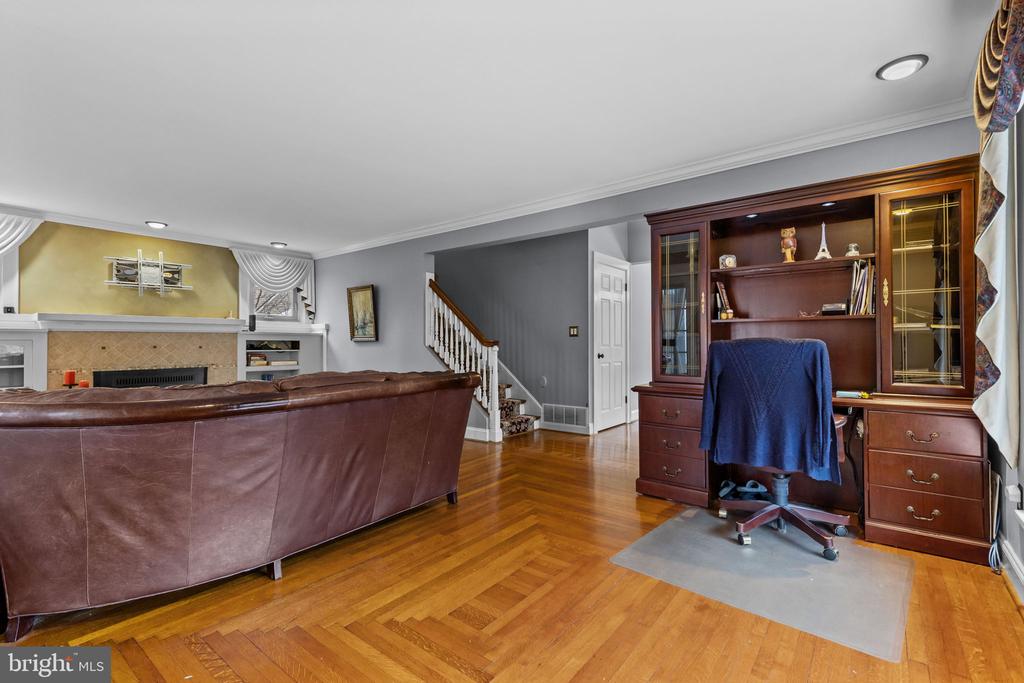 517 W MAIN STREET