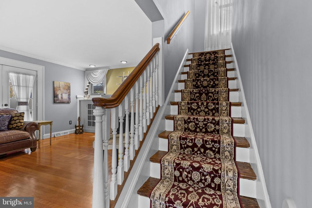 517 W MAIN STREET