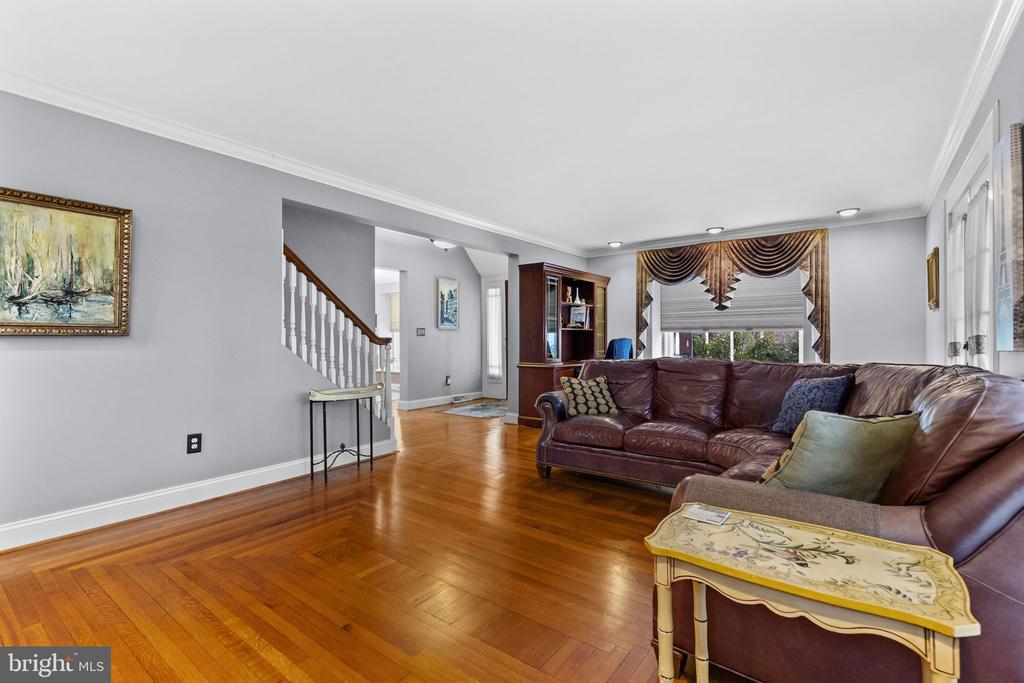 517 W MAIN STREET