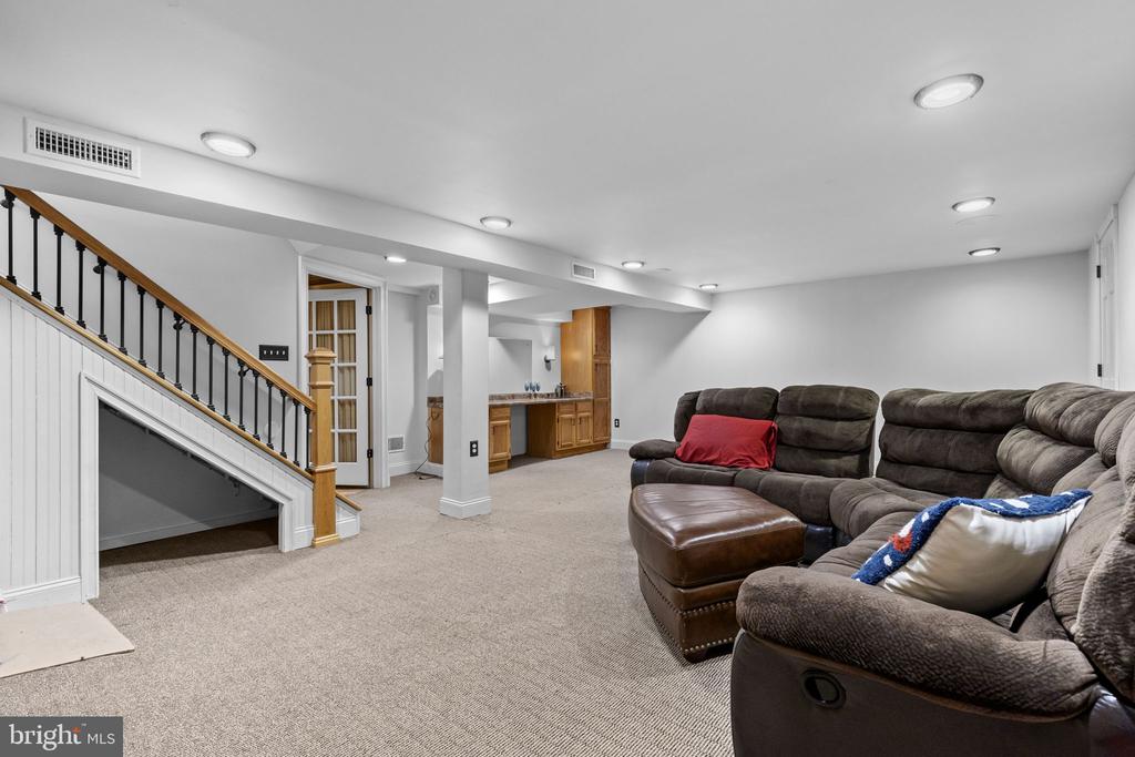 517 W MAIN STREET