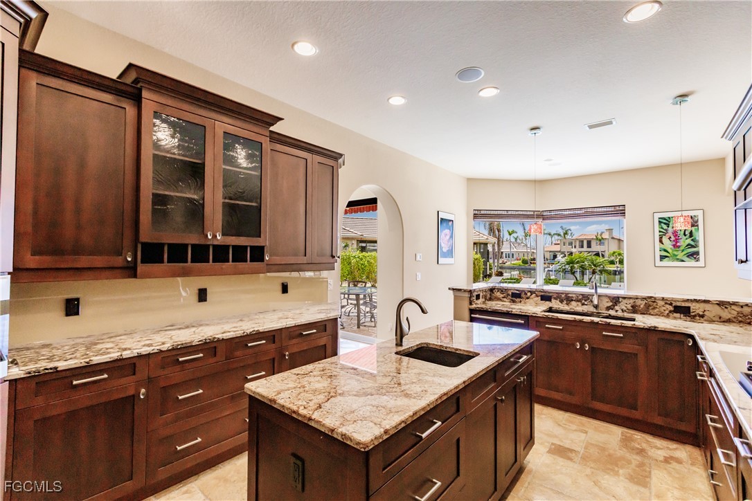 5502 Merlyn LN