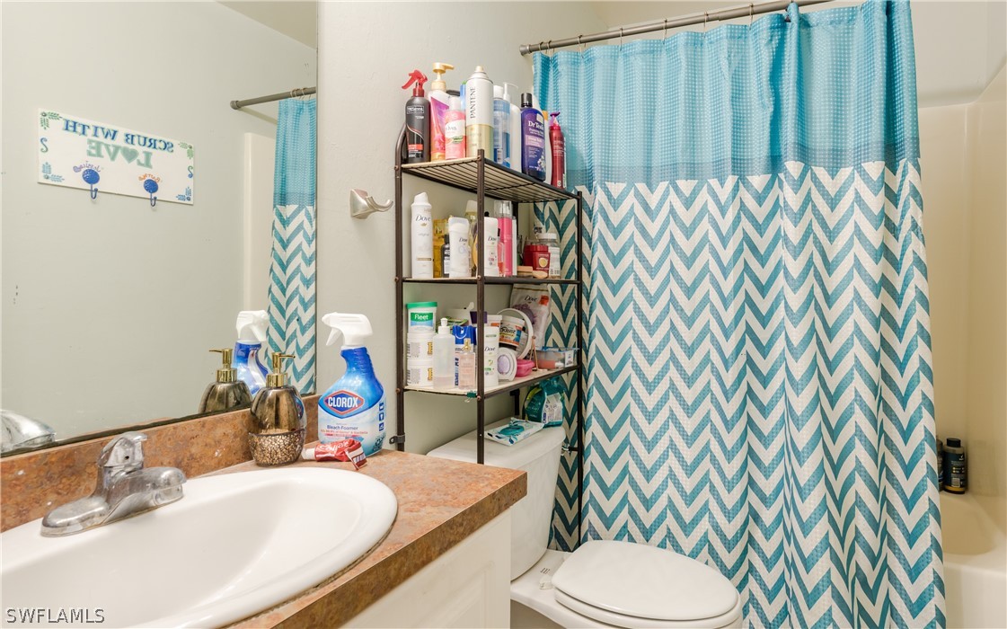 5201-5203 29th ST SW