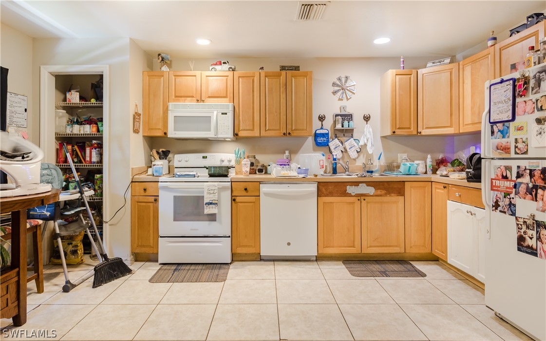 5201-5203 29th ST SW