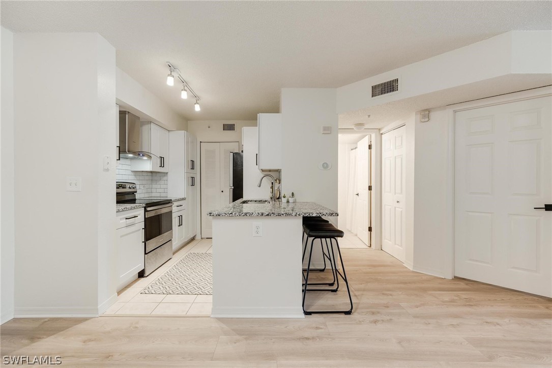 8960 Colonnades CT E 933