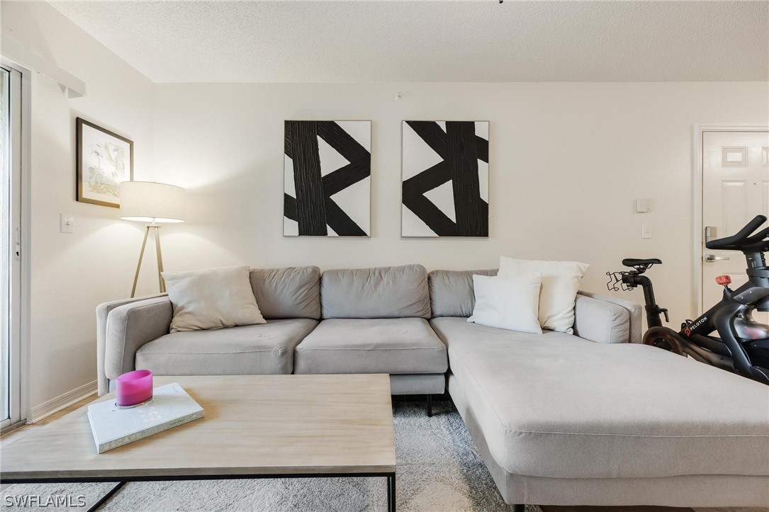 8960 Colonnades CT E 933