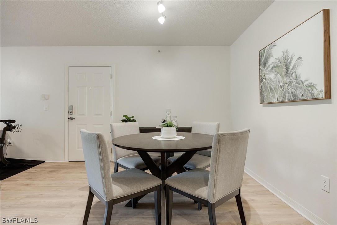 8960 Colonnades CT E 933