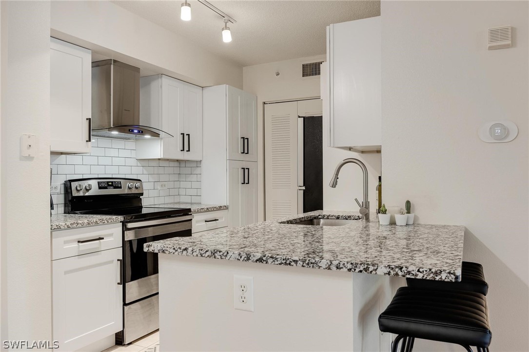 8960 Colonnades CT E 933