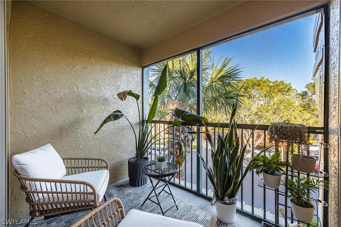 8960 Colonnades CT E 933