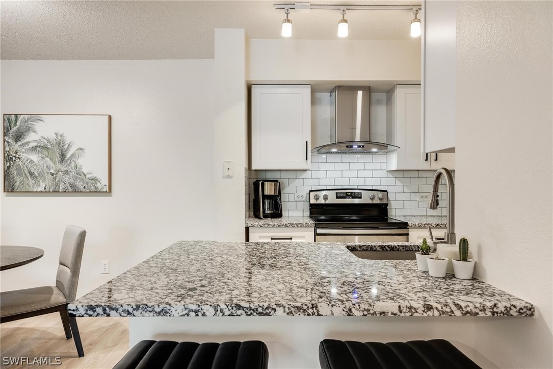 8960 Colonnades CT E 933