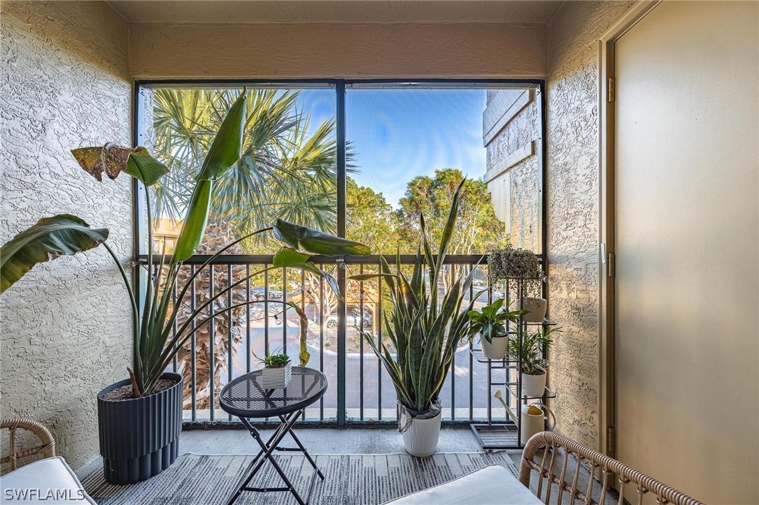 8960 Colonnades CT E 933