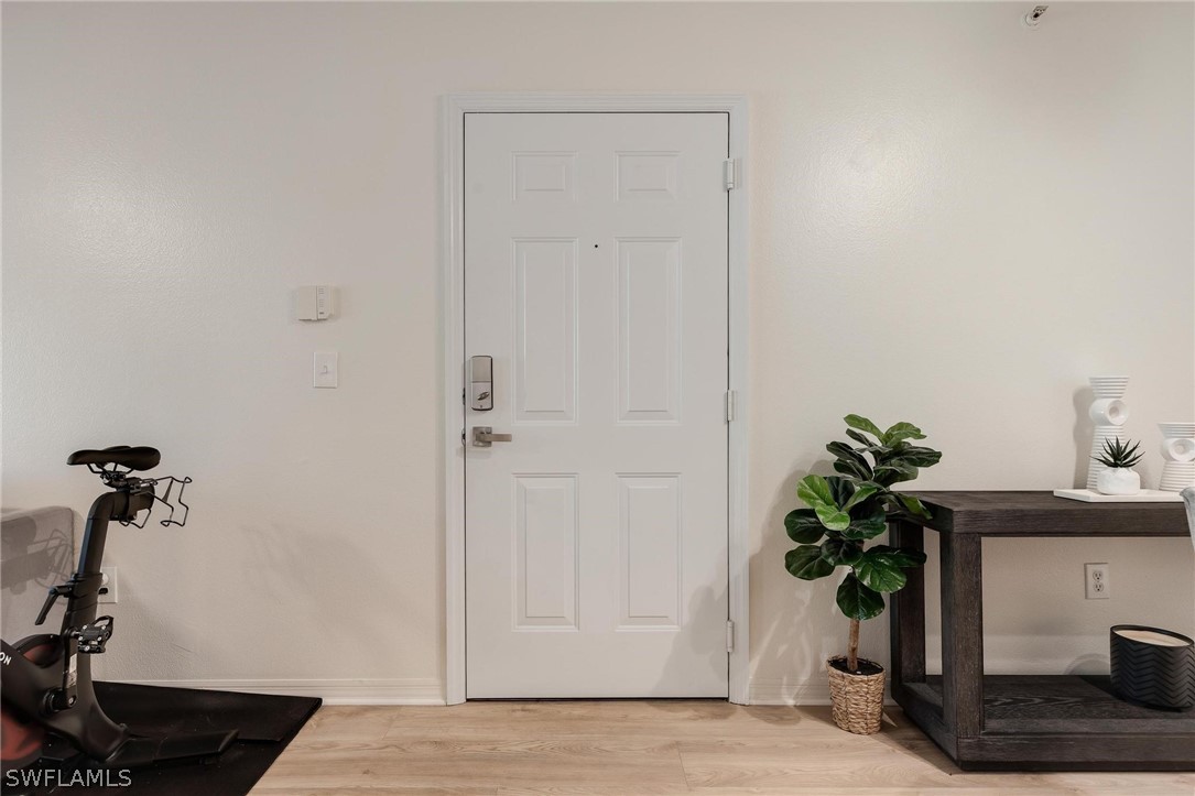 8960 Colonnades CT E 933