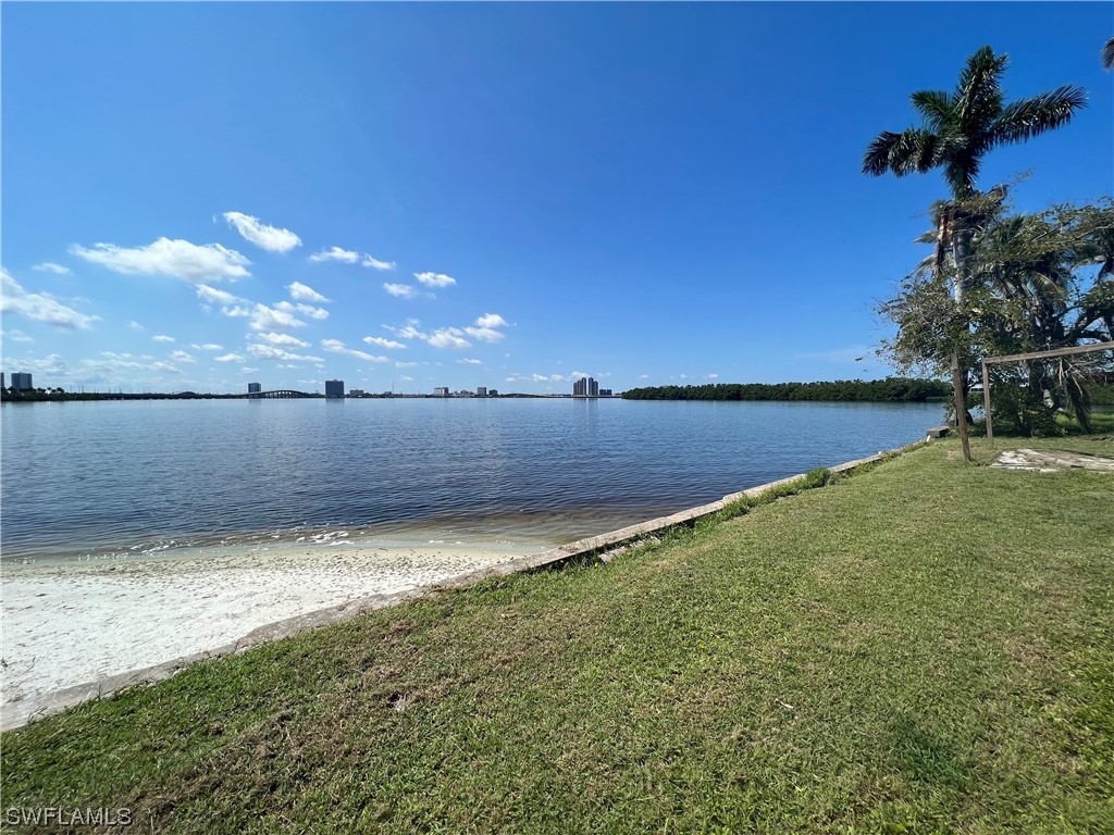 95 W North Shore AVE