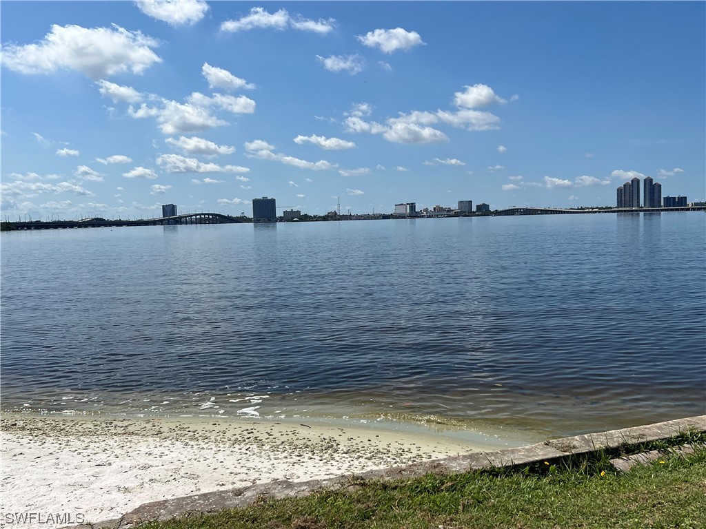 95 W North Shore AVE