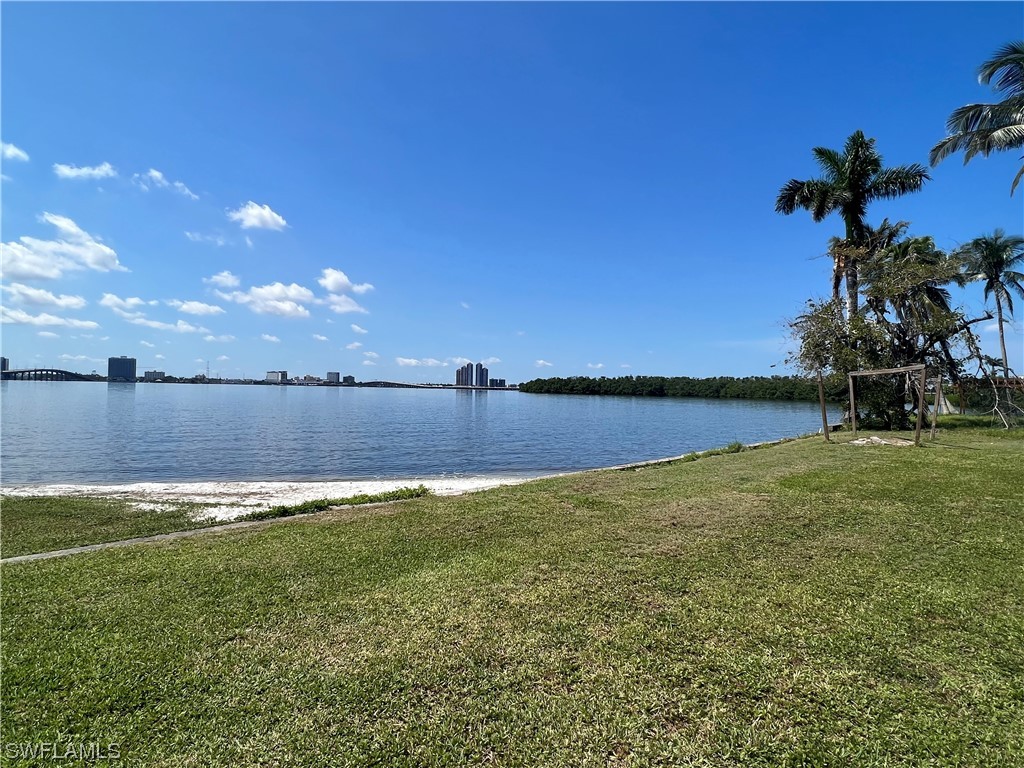 95 W North Shore AVE