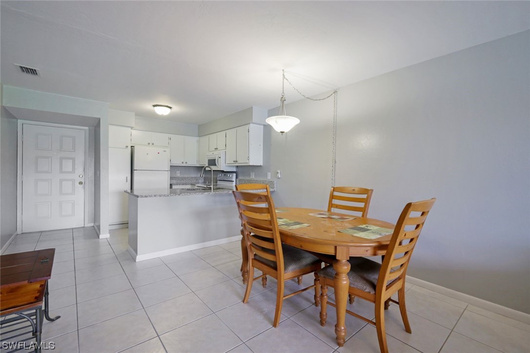 1100 Pondella RD 611