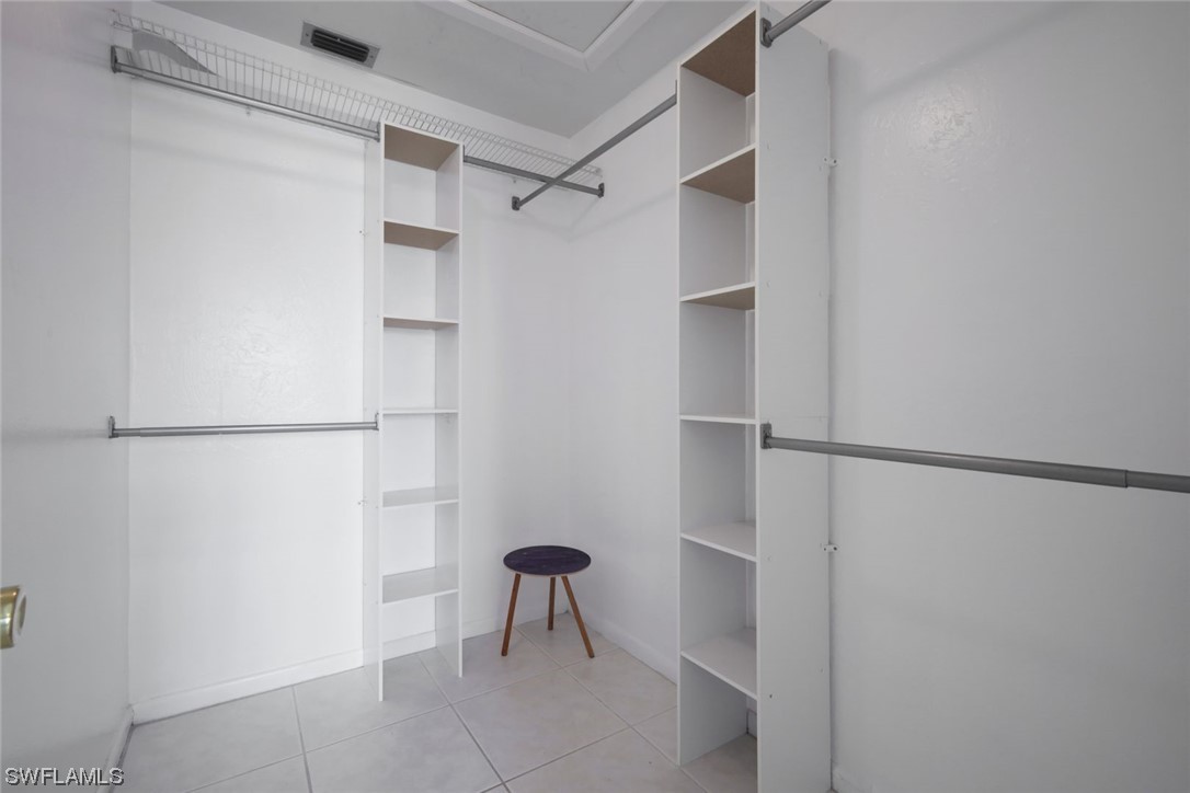 1100 Pondella RD 611