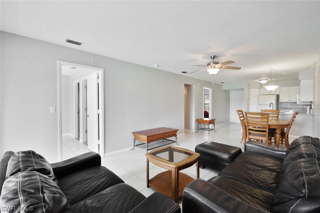 1100 Pondella RD 611