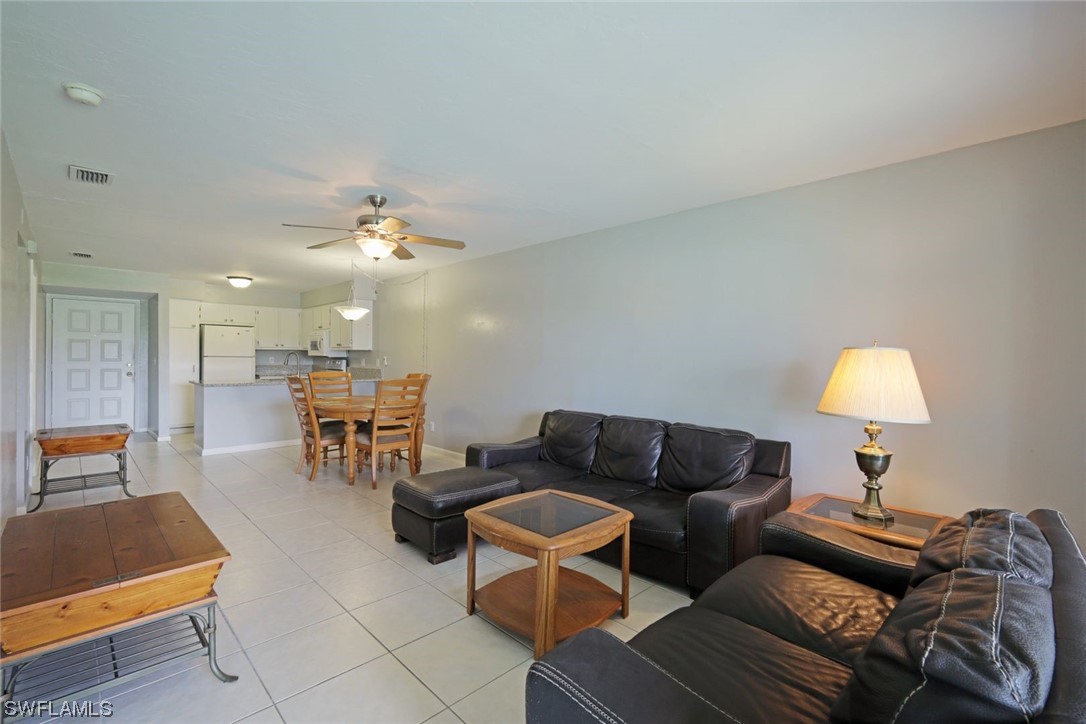 1100 Pondella RD 611