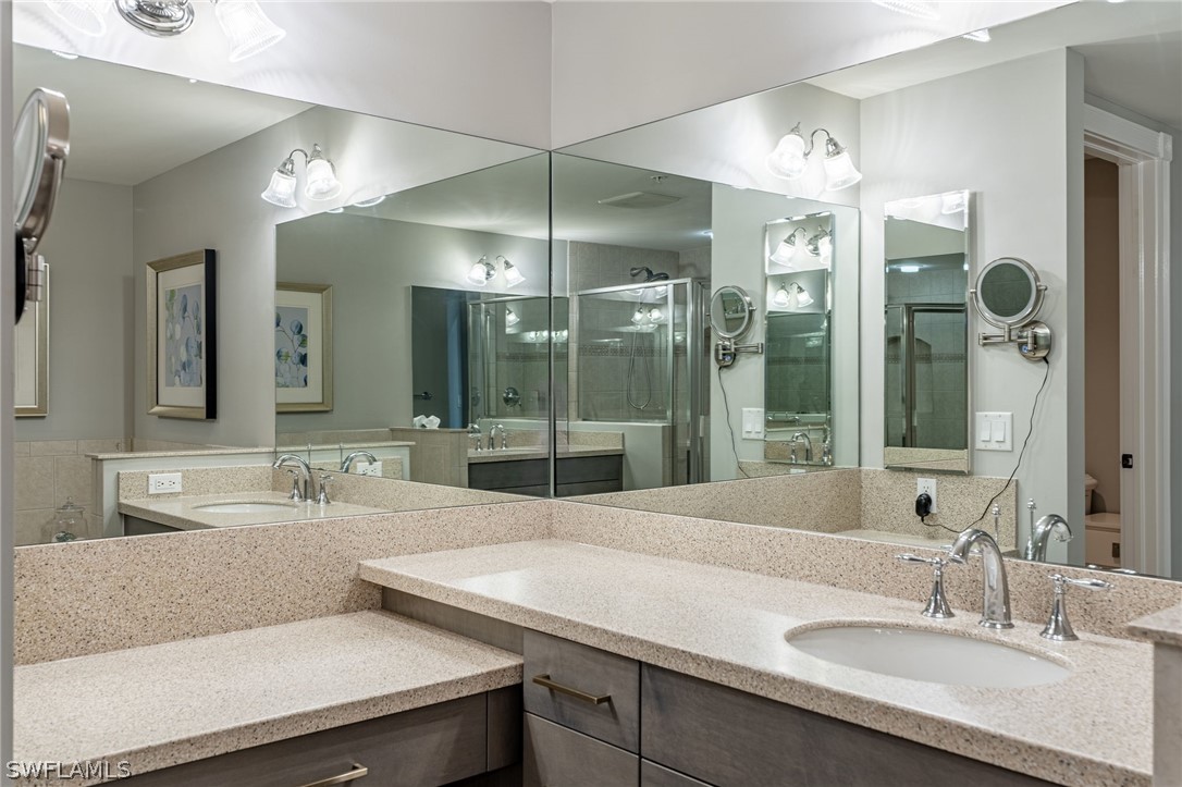 6061 Silver King BLVD 303