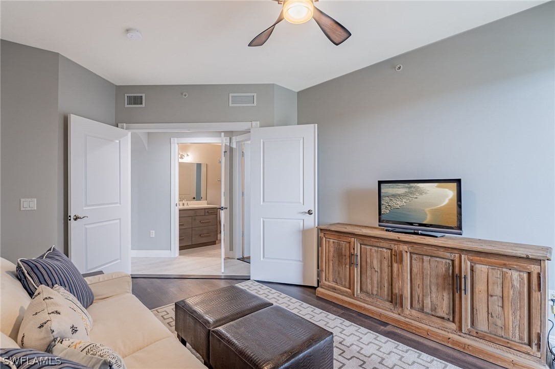 6061 Silver King BLVD 303