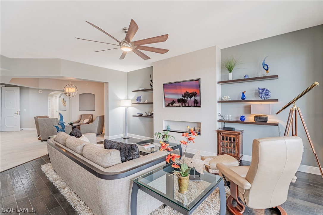 6061 Silver King BLVD 303