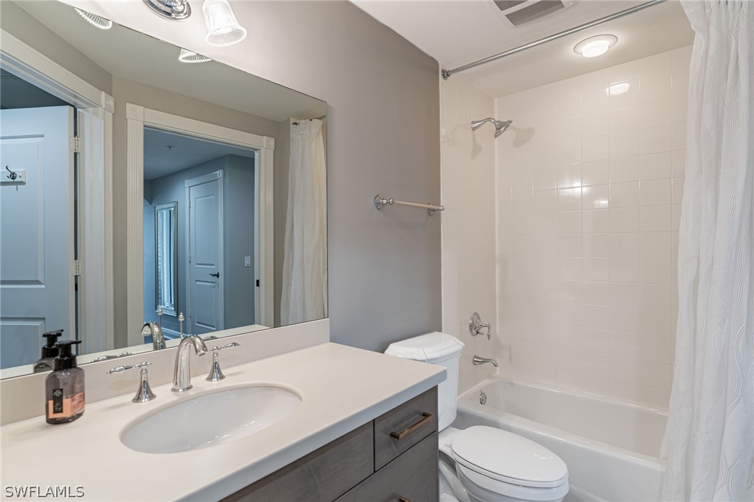 6061 Silver King BLVD 303