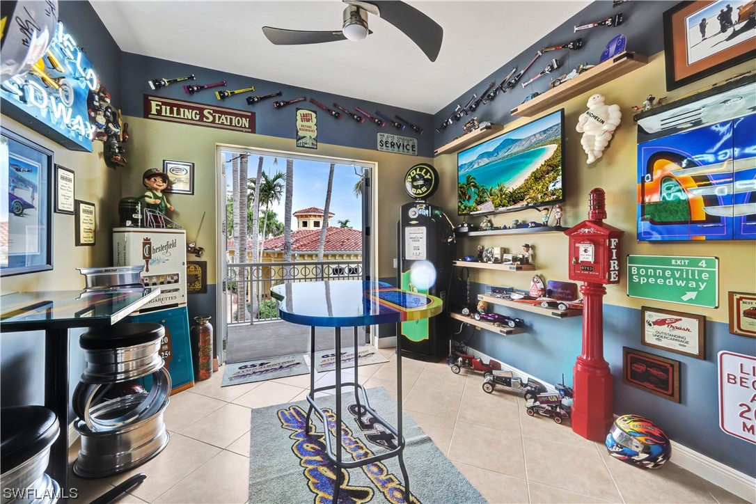 6061 Silver King BLVD 303