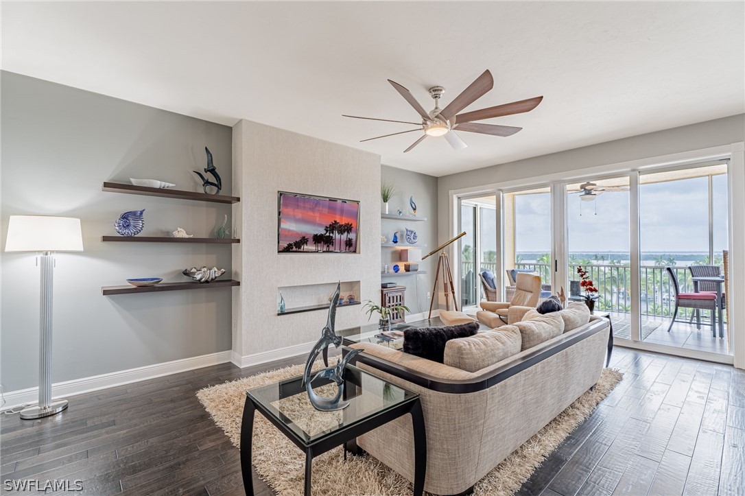 6061 Silver King BLVD 303