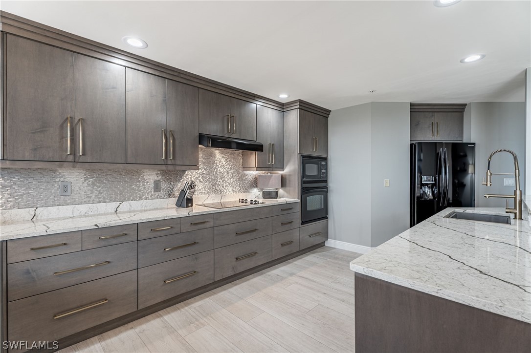 6061 Silver King BLVD 303