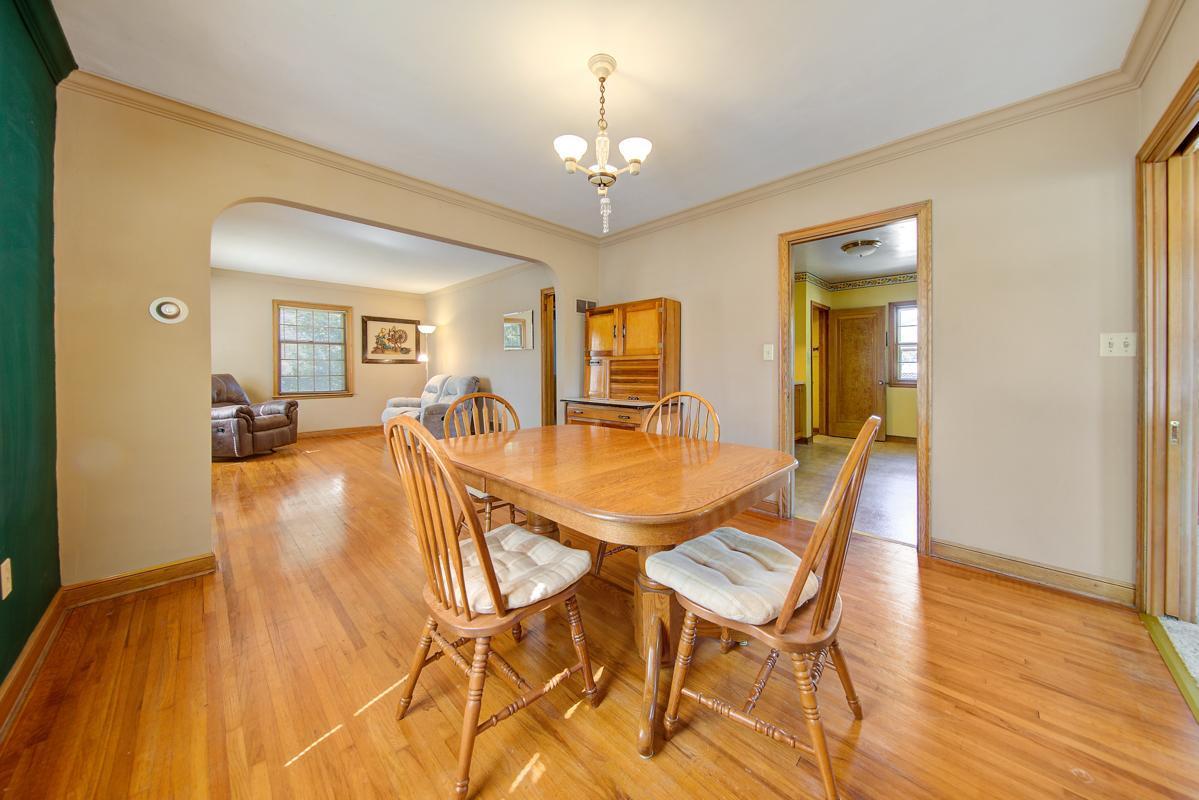 107 Bloomer Street E