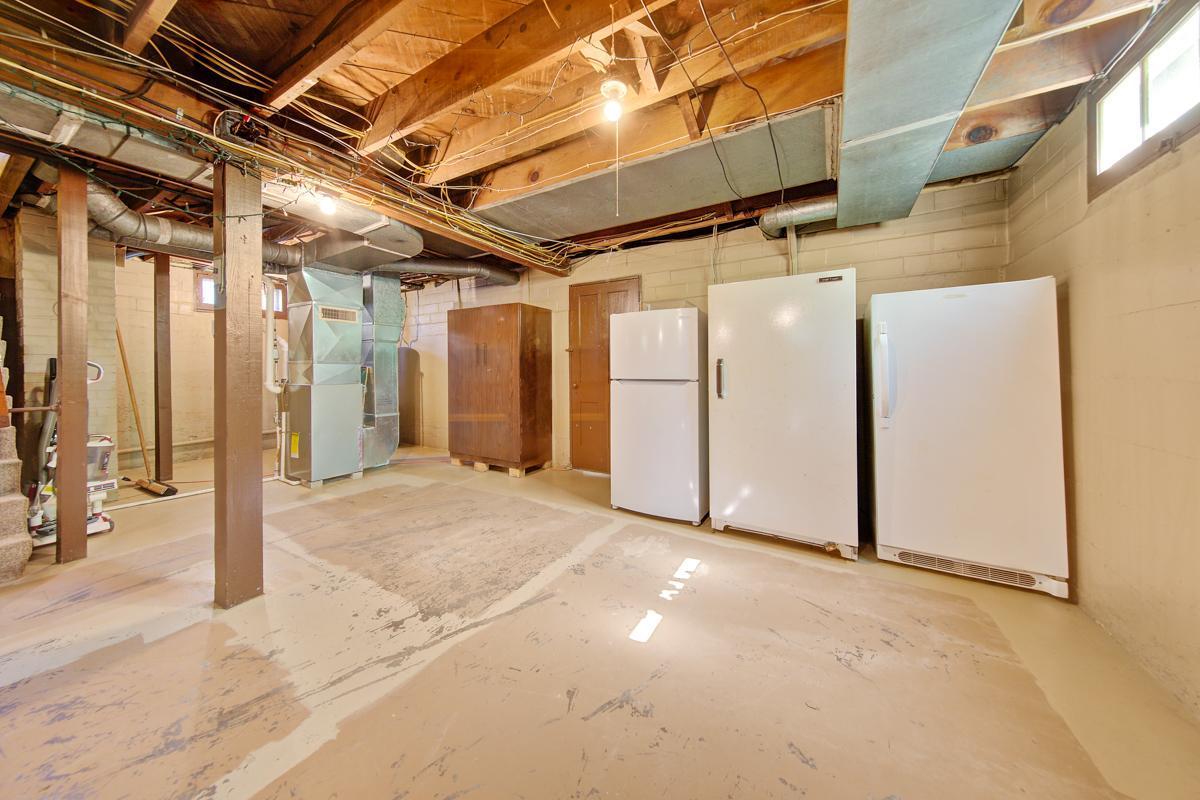 107 Bloomer Street E
