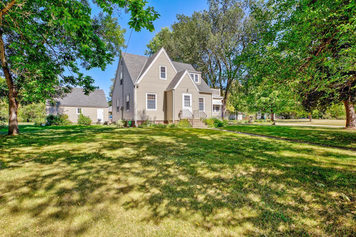 107 Bloomer Street E