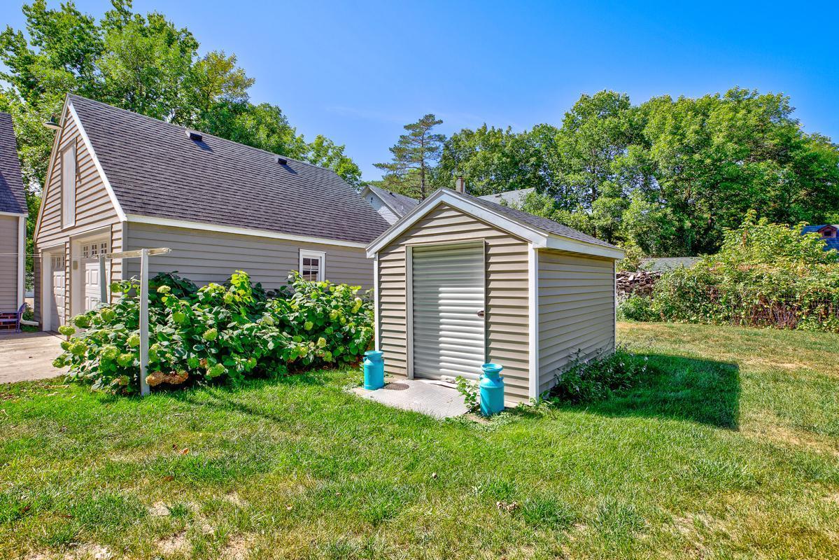 107 Bloomer Street E