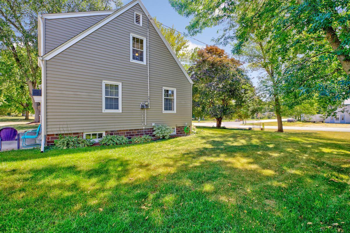 107 Bloomer Street E