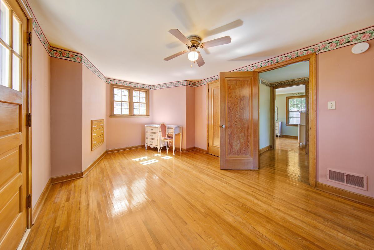 107 Bloomer Street E