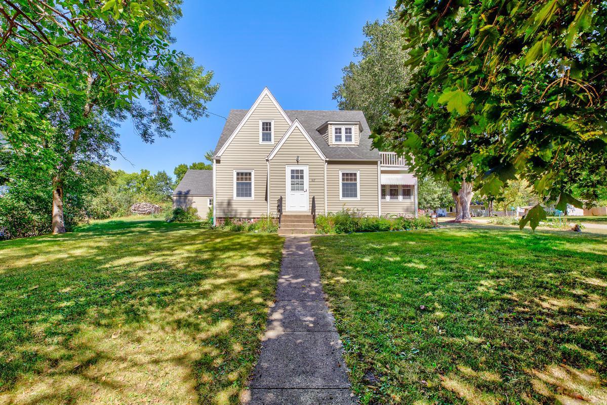 107 Bloomer Street E