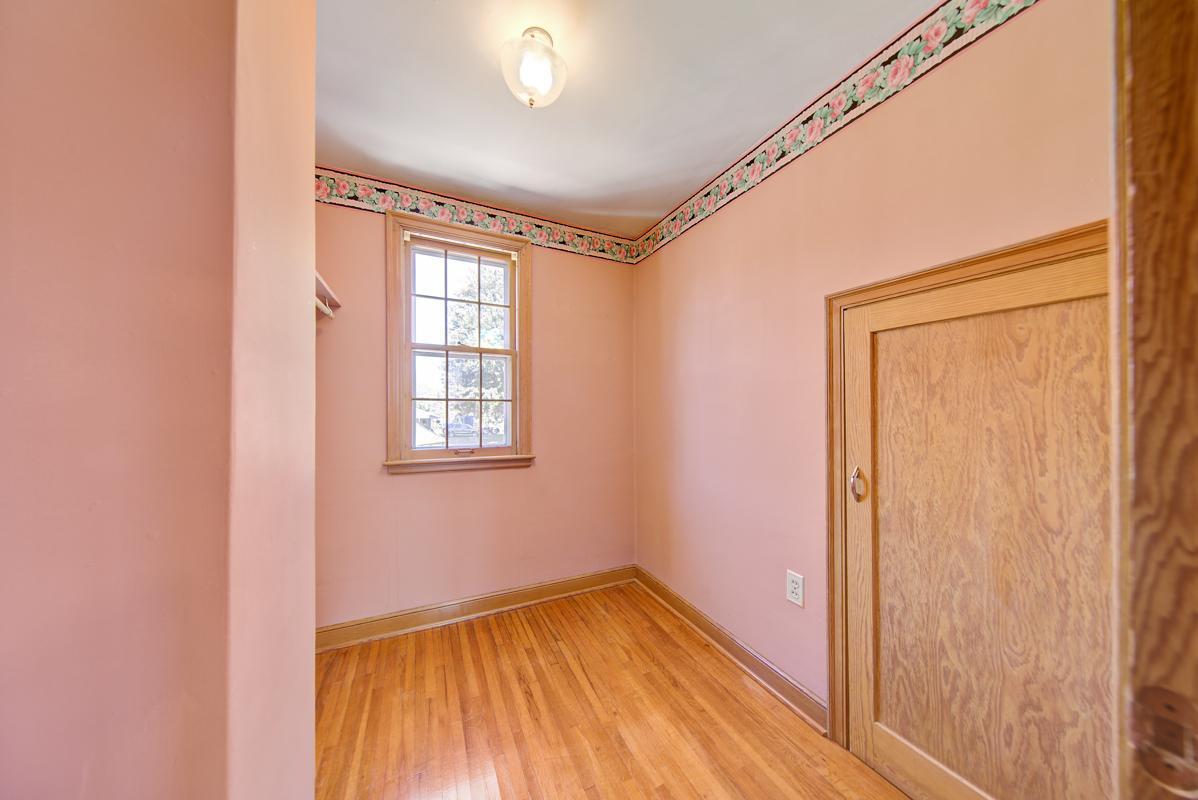 107 Bloomer Street E