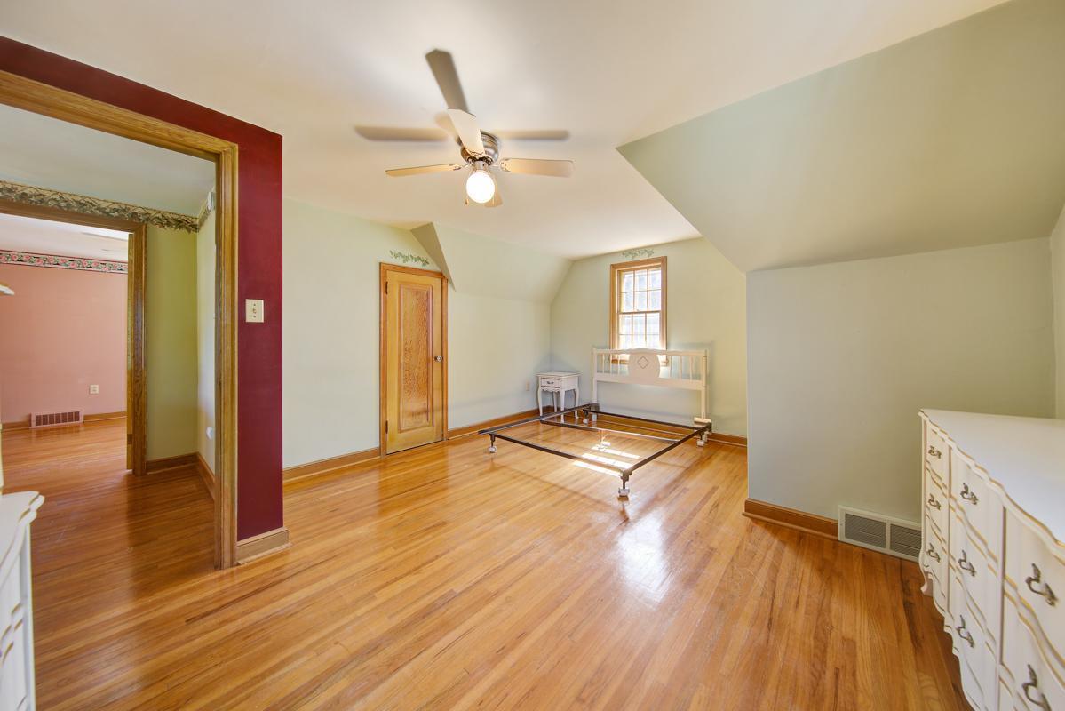 107 Bloomer Street E