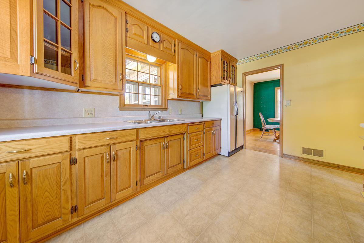 107 Bloomer Street E