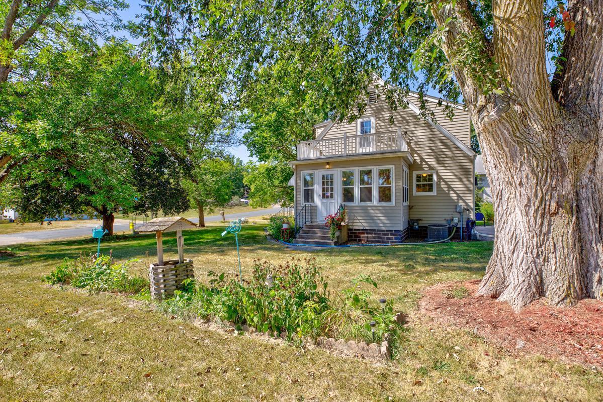 107 Bloomer Street E