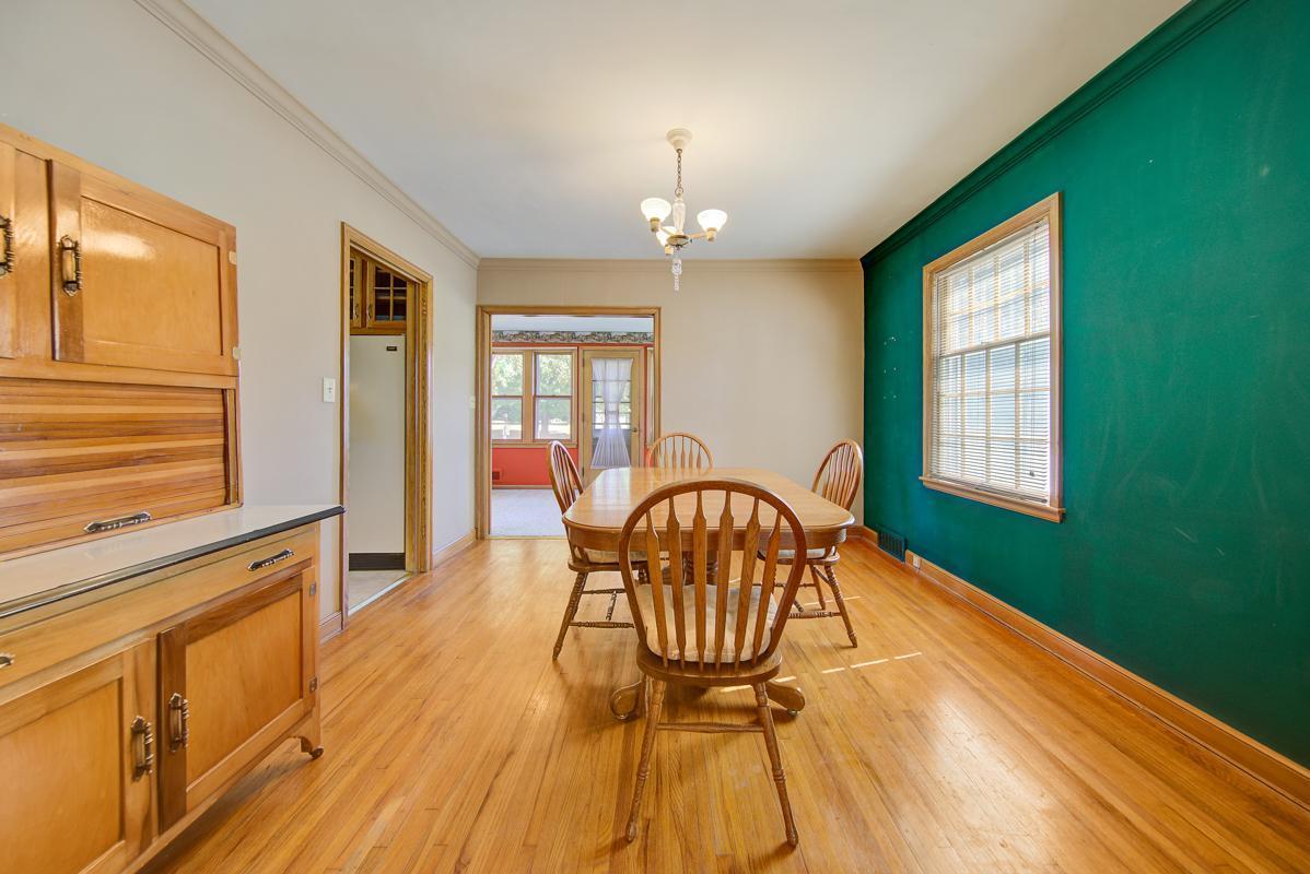 107 Bloomer Street E