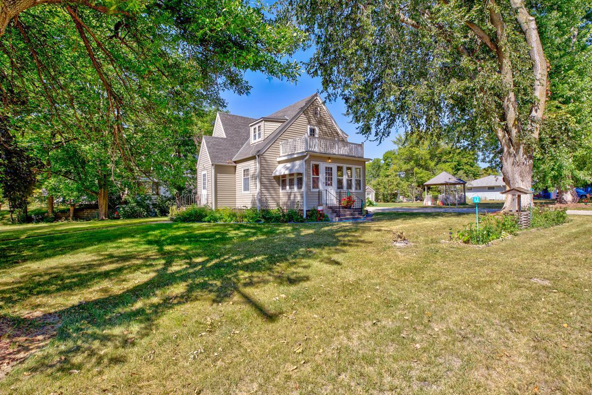 107 Bloomer Street E