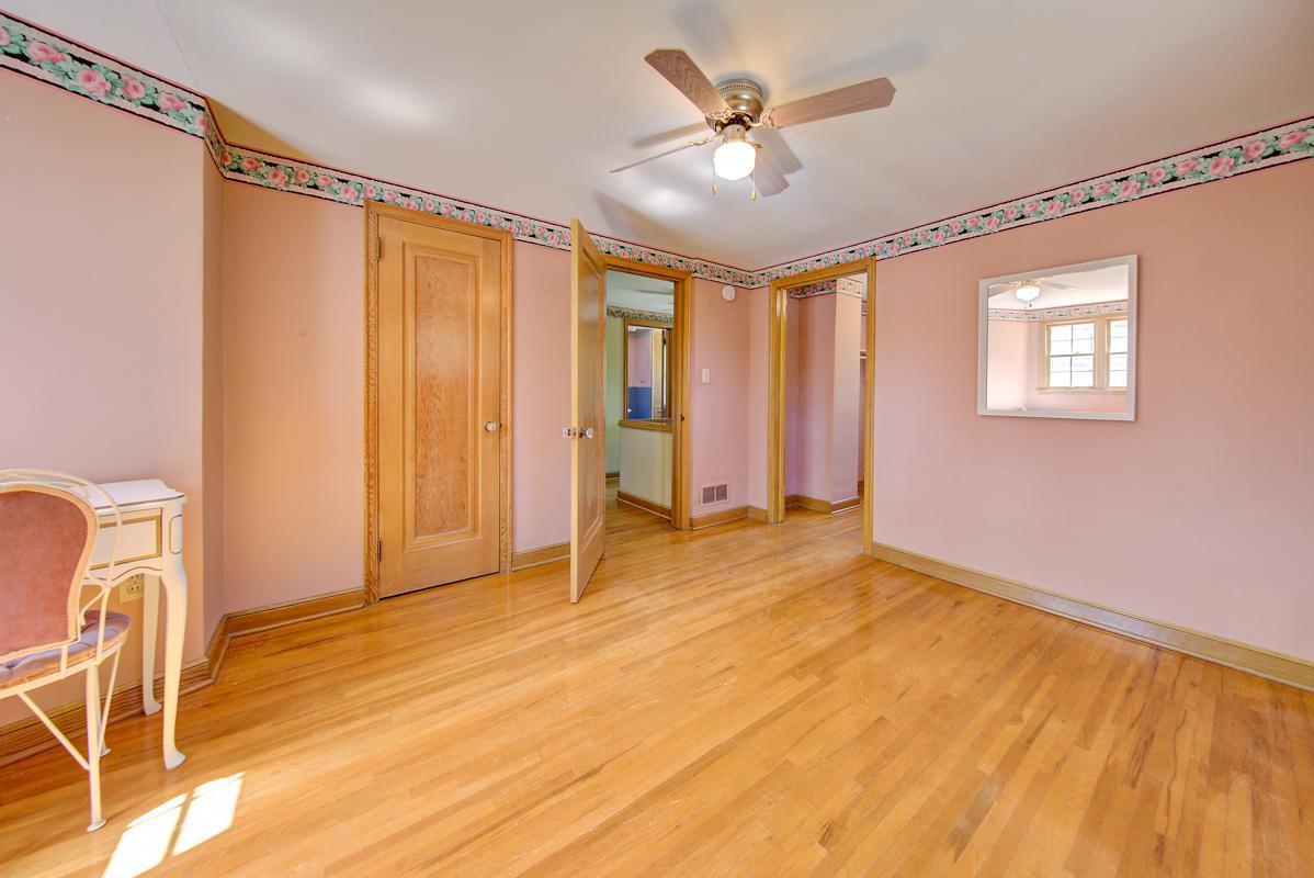 107 Bloomer Street E