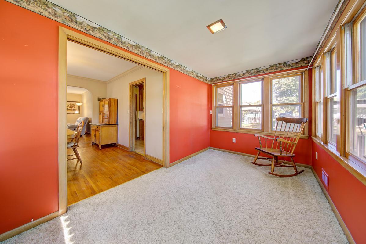 107 Bloomer Street E