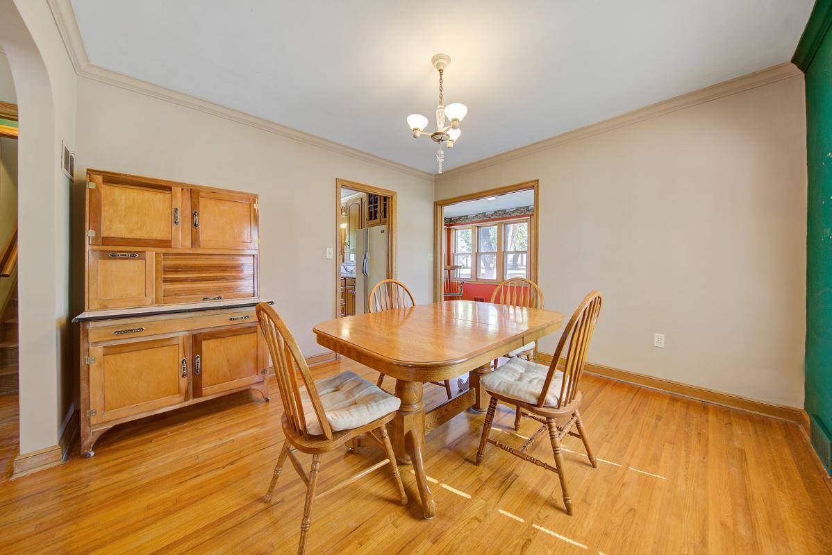 107 Bloomer Street E