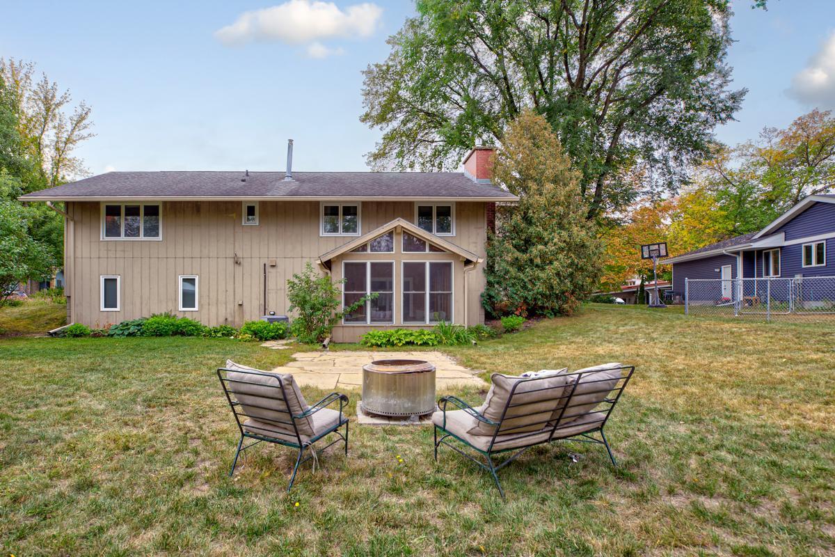 2429 Woodland Drive