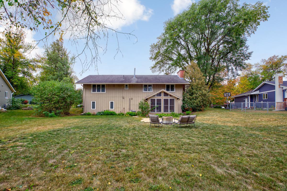 2429 Woodland Drive