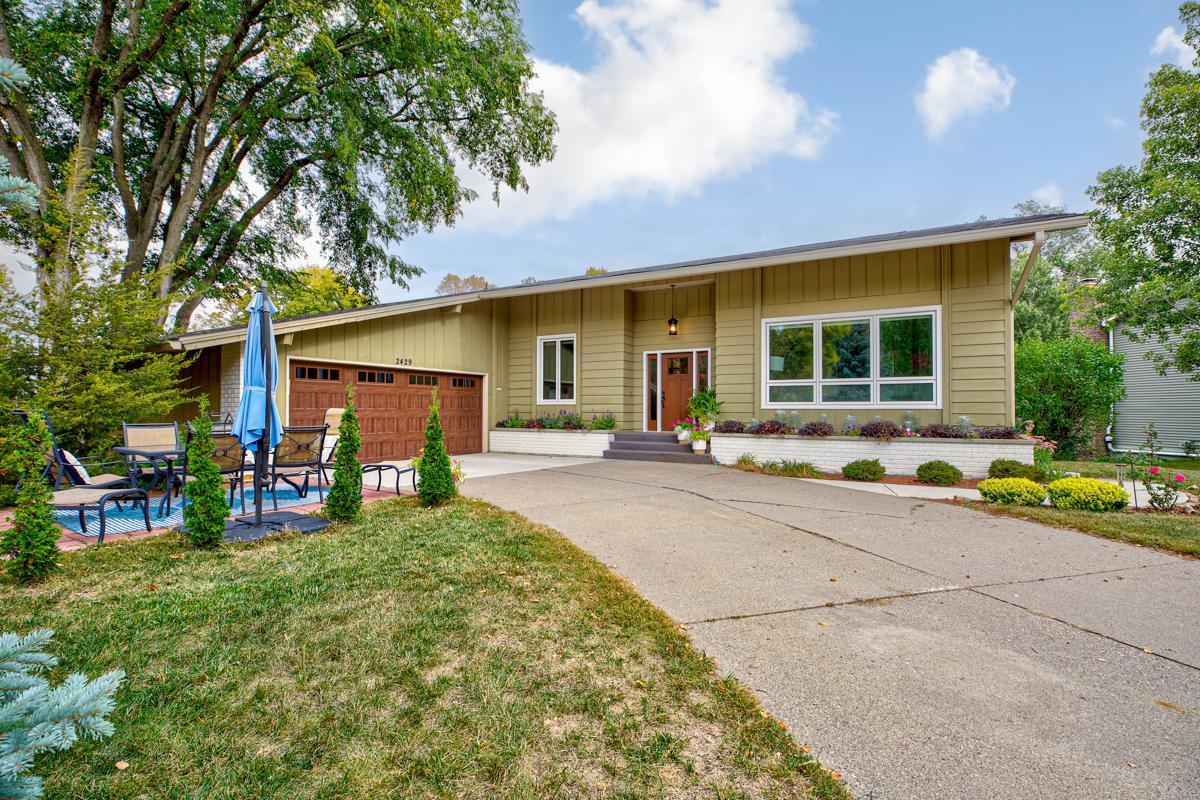 2429 Woodland Drive