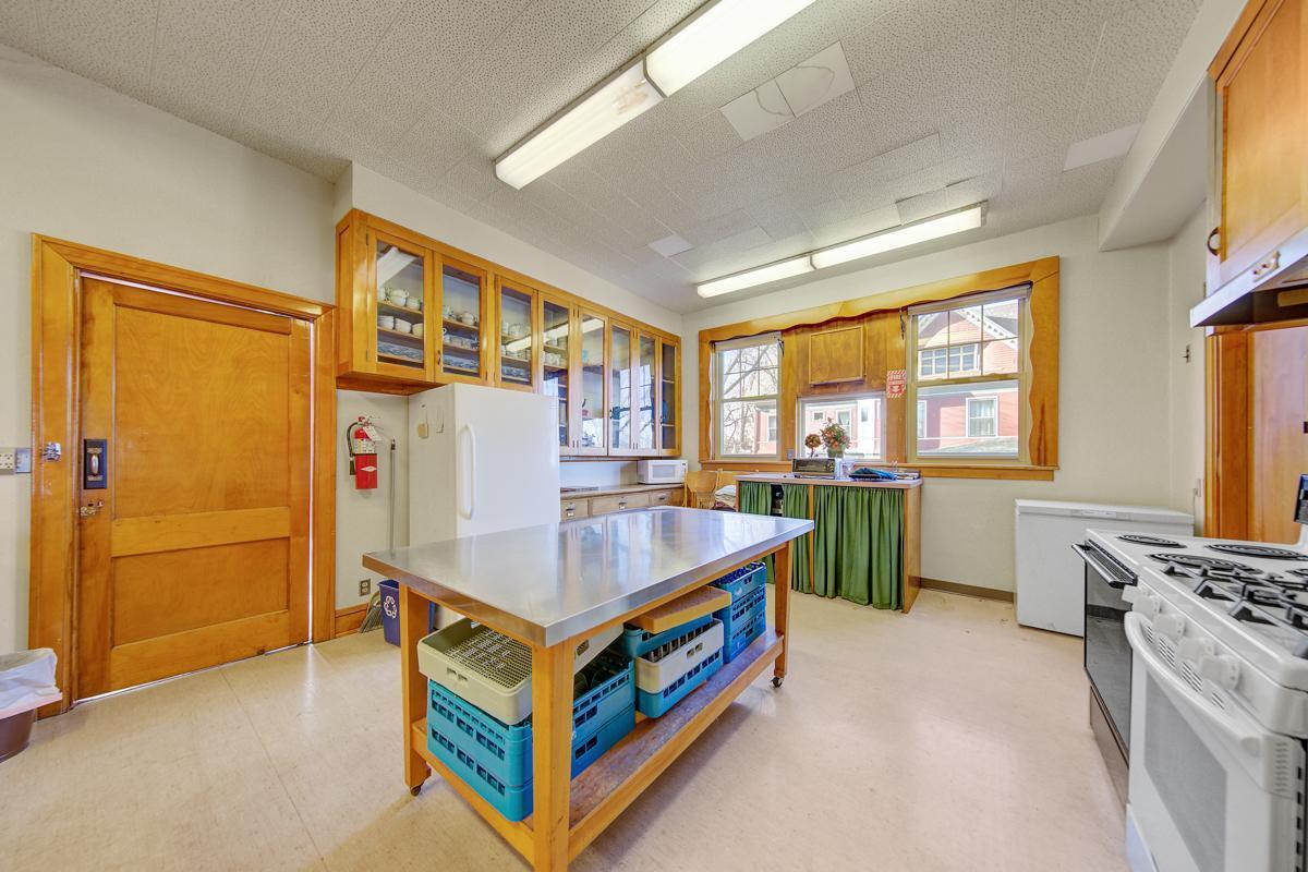222 3rd Avenue NW
