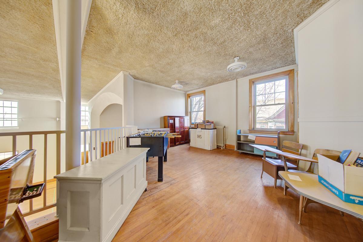 222 3rd Avenue NW